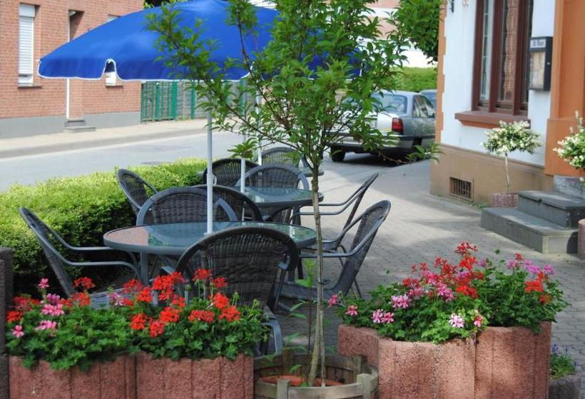 پانسیون Alt Weeze