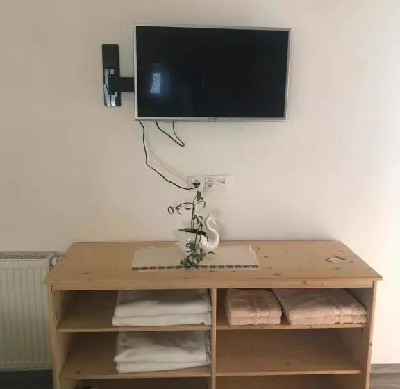 پانسیون Apartments & Rooms Preseren