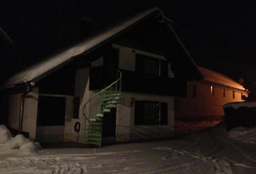 Pensjonat Apartments & Rooms Preseren