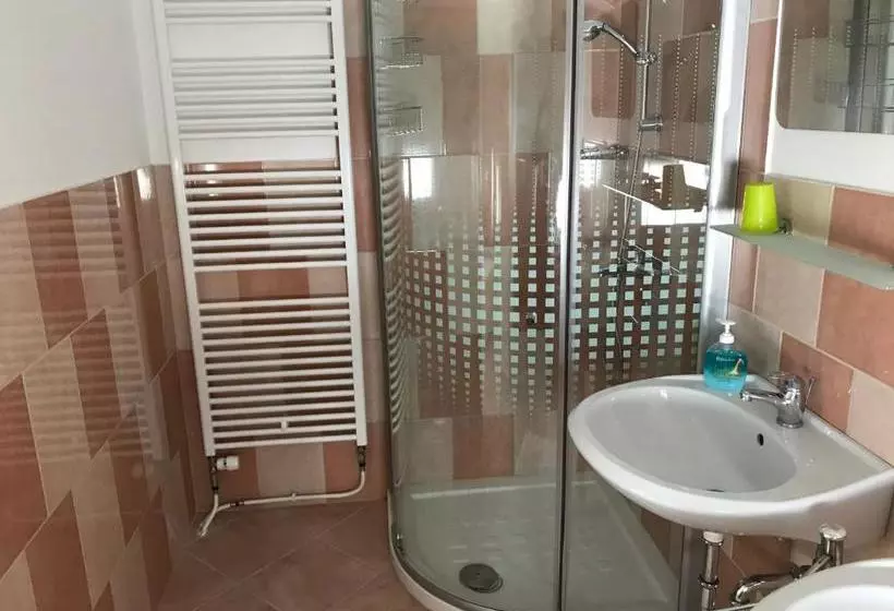پانسیون Apartments & Rooms Preseren