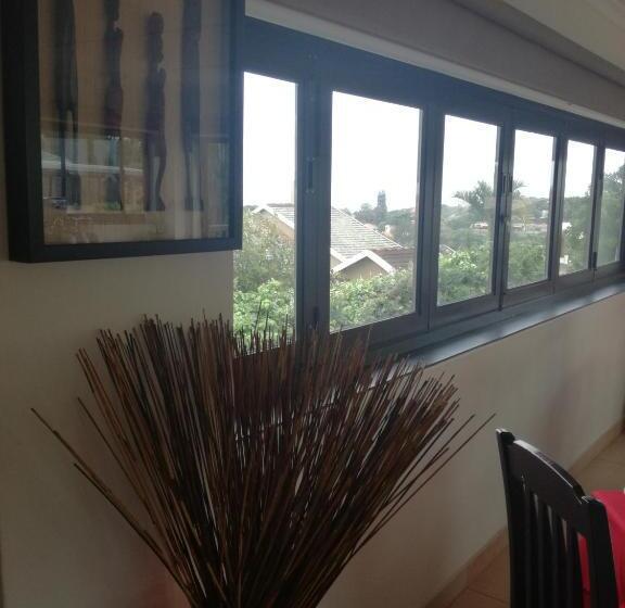 פנסיון Avalon Guest House