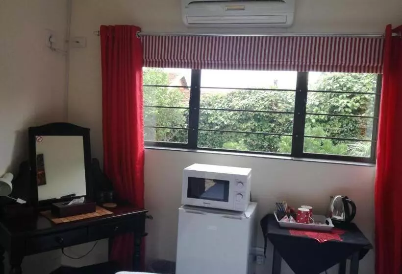 ペンション Avalon Guest House