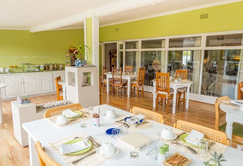 פנסיון Stannards Guest Lodge 4 Star B&b, Knysna
