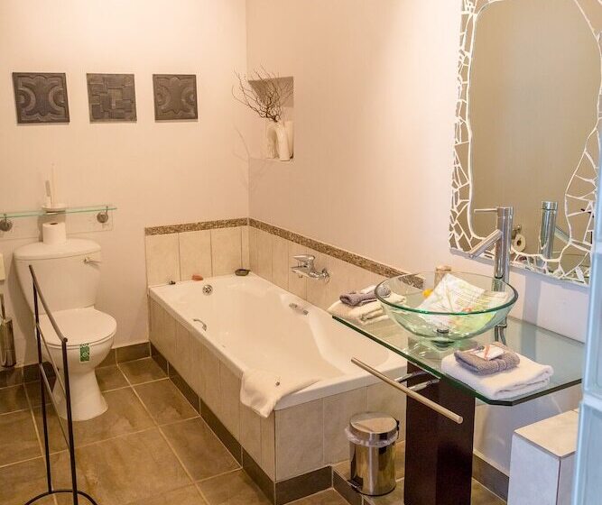 פנסיון Stannards Guest Lodge 4 Star B&b, Knysna