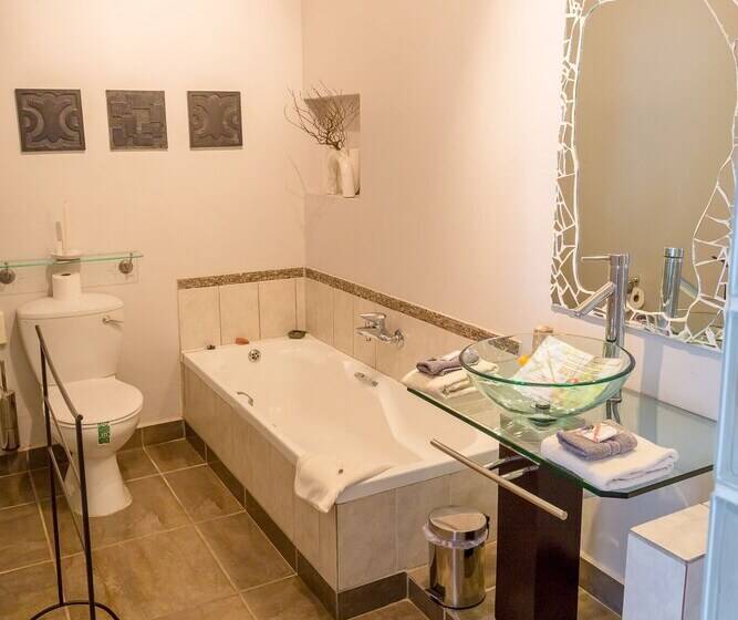 פנסיון Stannards Guest Lodge 4 Star B&b, Knysna