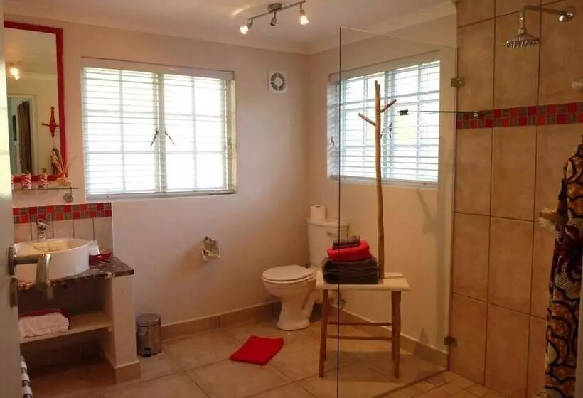 پانسیون Stannards Guest Lodge 4 Star B&b, Knysna