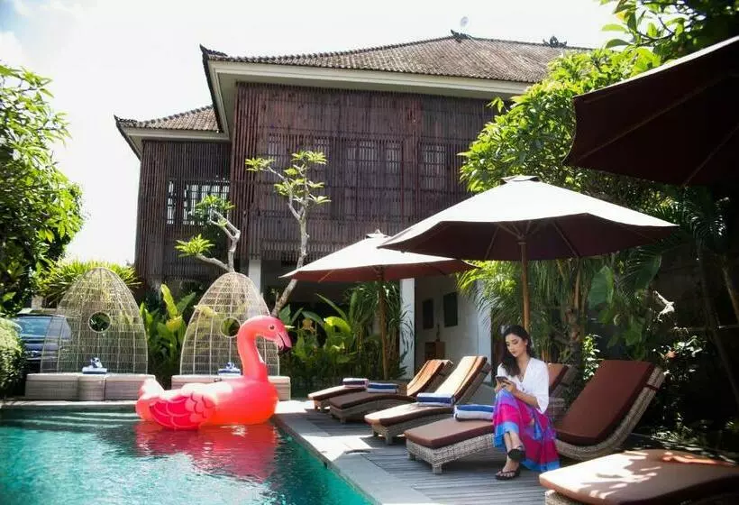 リゾートホテル Freddies Villas Ubud Bali