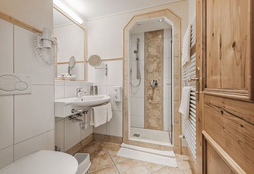 Aster Boutique Hotel & Chalets