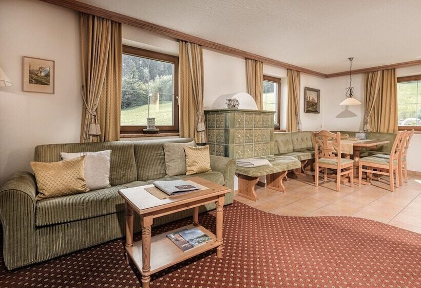 Aster Boutique Hotel & Chalets