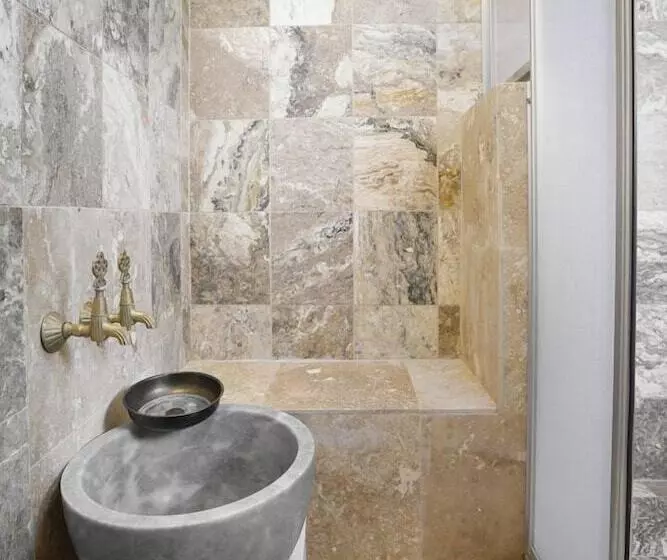 ホテル Dilek Tepesi Cave