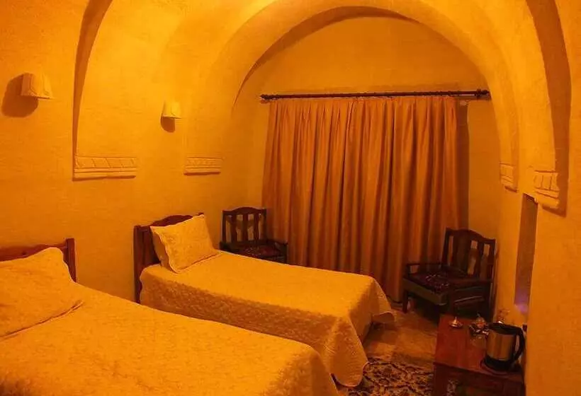 ホテル Dilek Tepesi Cave