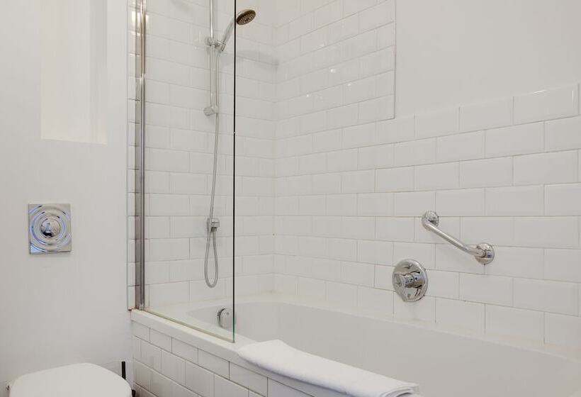 فندق The Sixteen