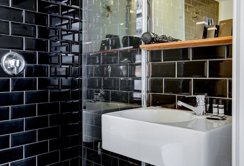 فندق The Sixteen