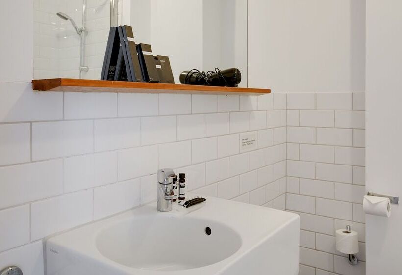 فندق The Sixteen