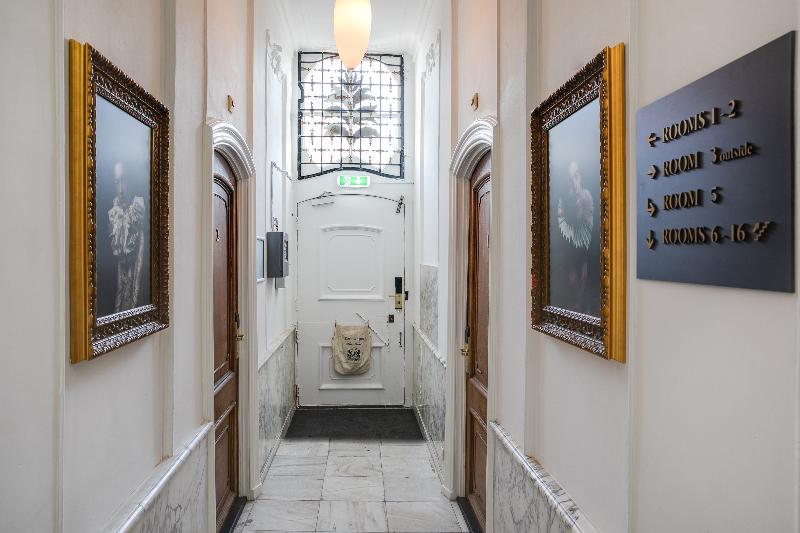 فندق The Sixteen