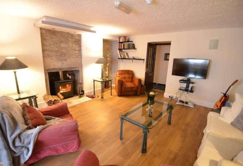 פנסיון Achilty Guest House