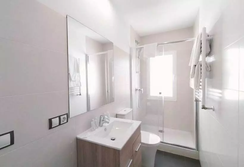 پانسیون Hostal Gonzala By Gaiarooms