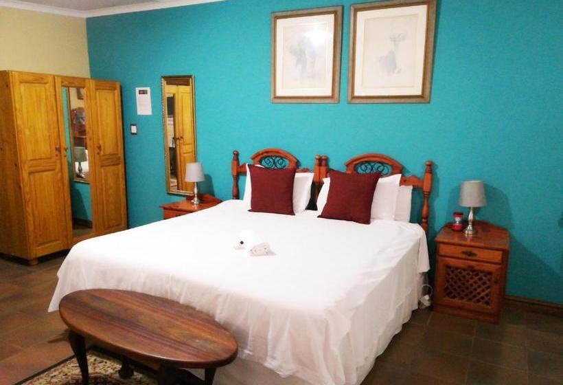 פנסיון La Familia Guest House