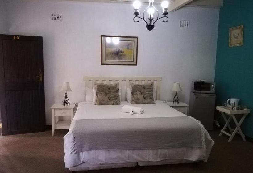 פנסיון La Familia Guest House