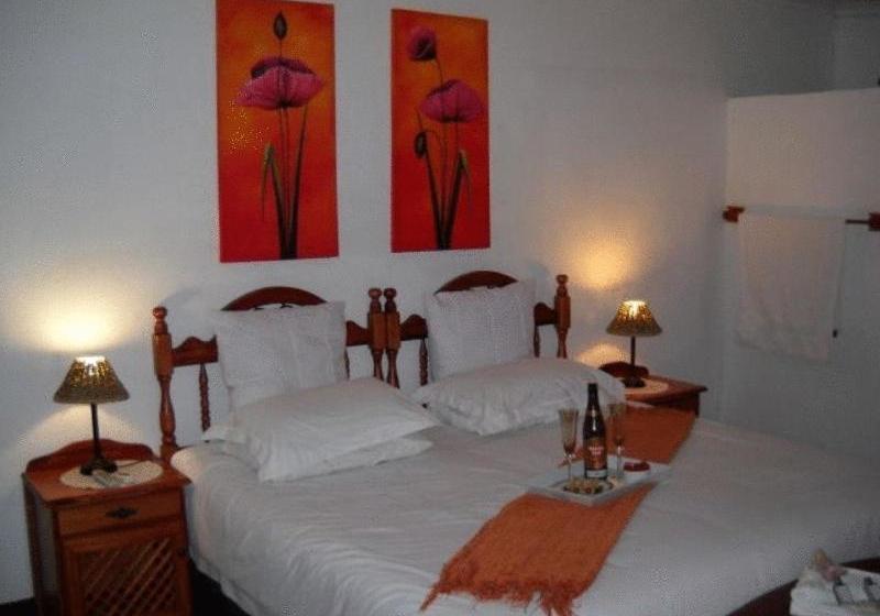 פנסיון La Familia Guest House