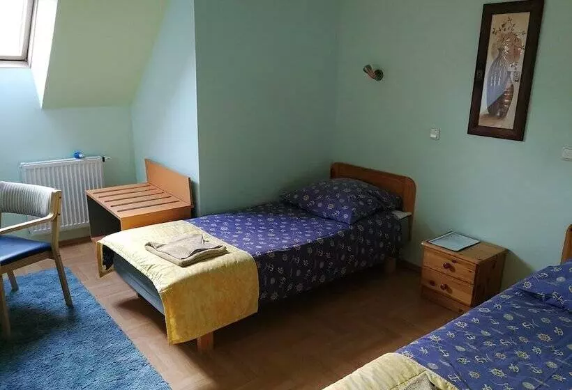 پانسیون Old Town Hostel