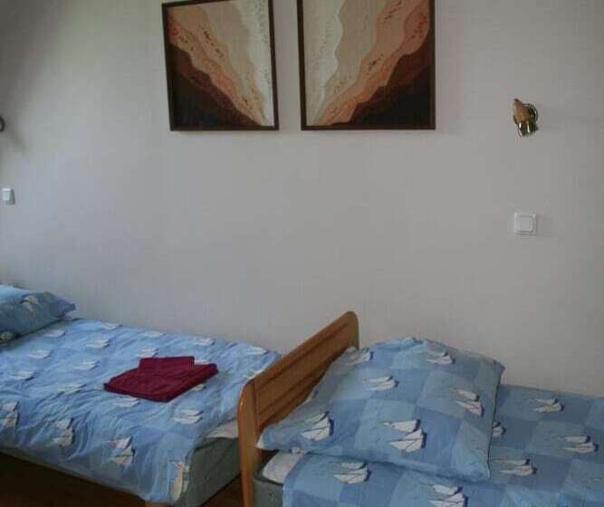 پانسیون Old Town Hostel