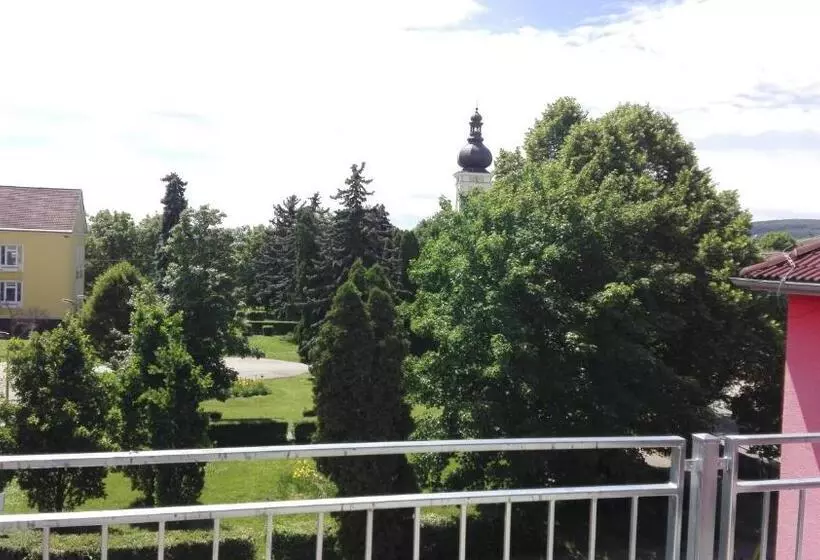 Majatalo Penzión Fox