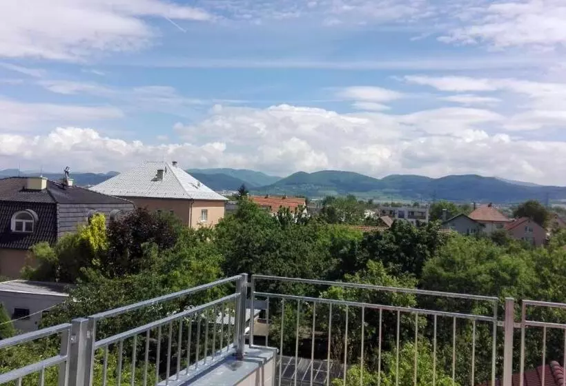 Majatalo Penzión Fox