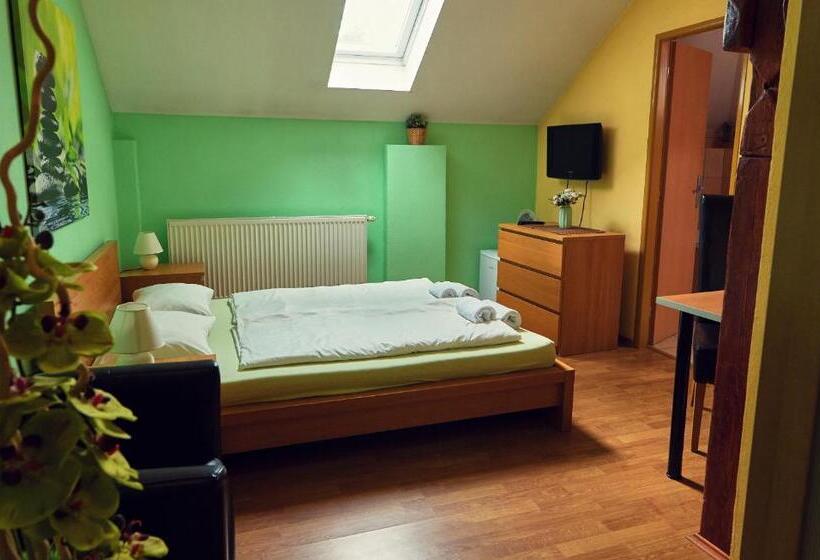 膳宿费 Penzión Fox