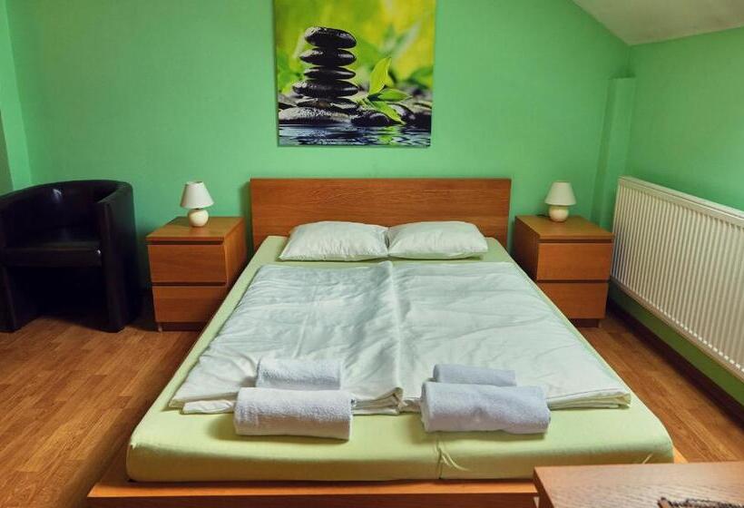 膳宿费 Penzión Fox