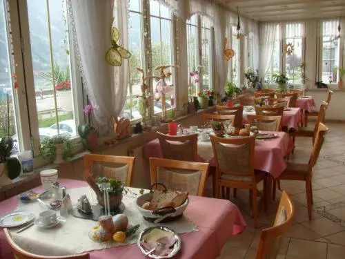 Majatalo Perle Am Rhein