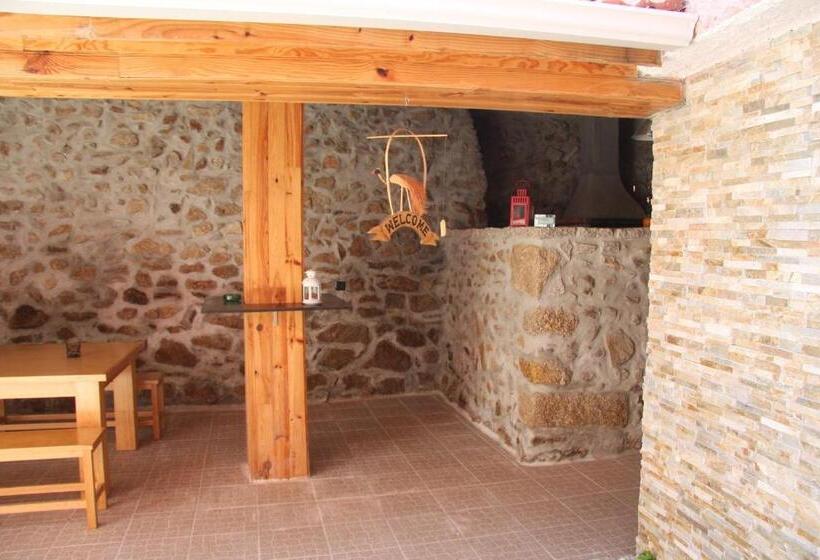 Пансион Seia Alojamento D Ines