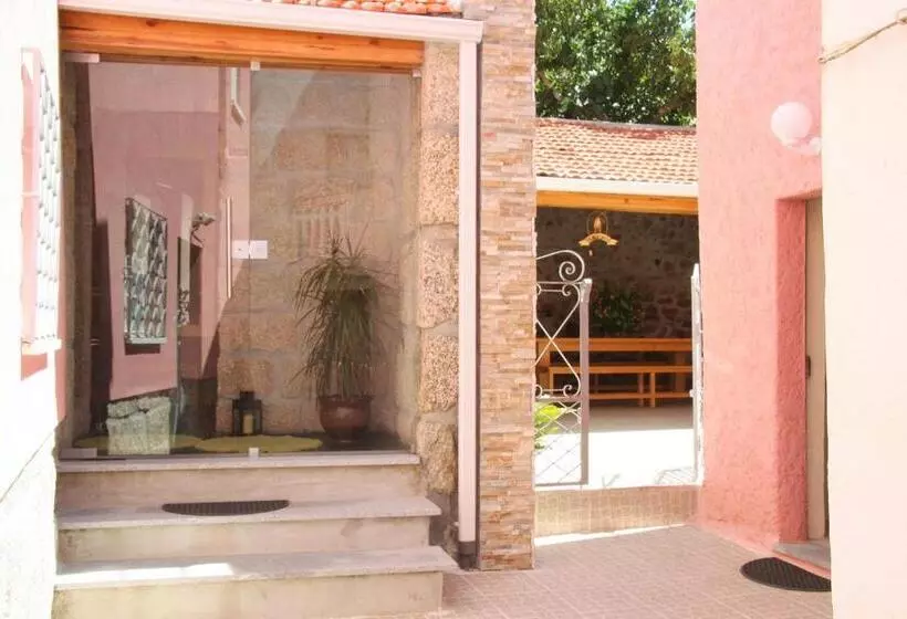 Majatalo Seia Alojamento D Ines