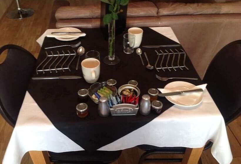 膳宿费 The Dragonfly