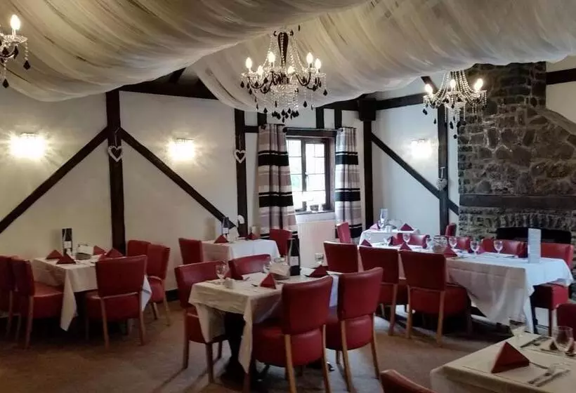 پانسیون The White Hart Inn