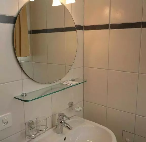 ユースホステル Gasthaus Tübli Gersau