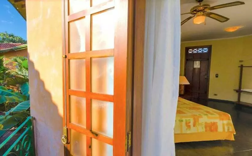 Retkeilymaja Velinn Pousada Ponta Do Pequeah