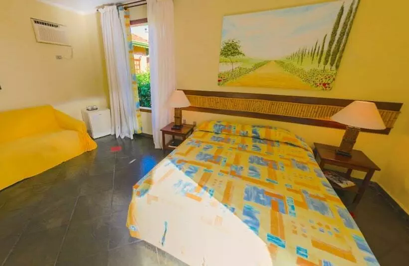 Retkeilymaja Velinn Pousada Ponta Do Pequeah