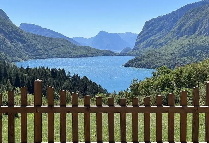 Hotelli Agriturismo Ai Castioni