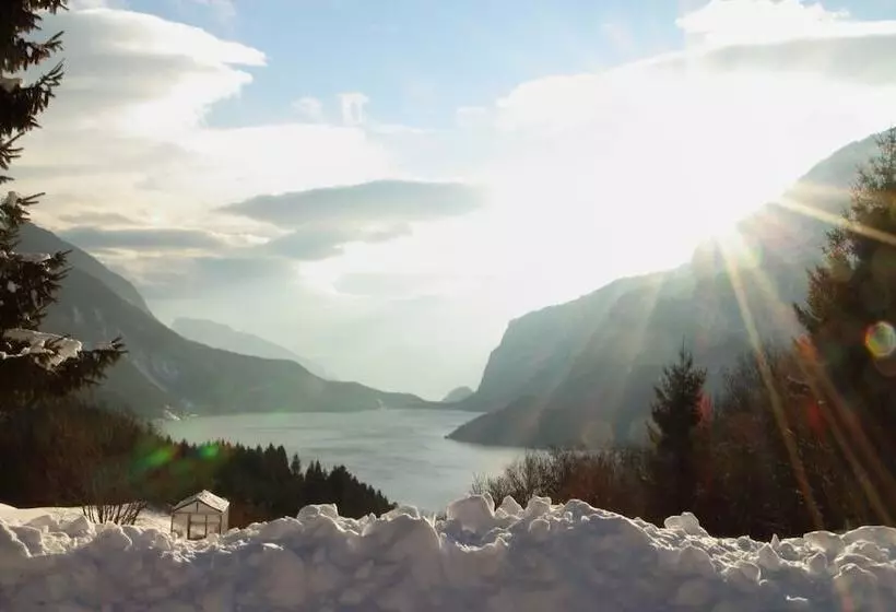 Hotelli Agriturismo Ai Castioni