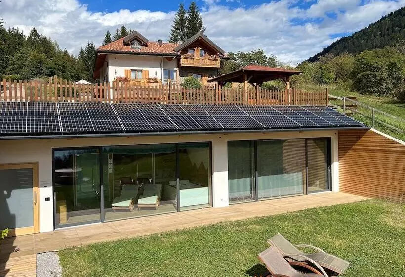 Hotelli Agriturismo Ai Castioni