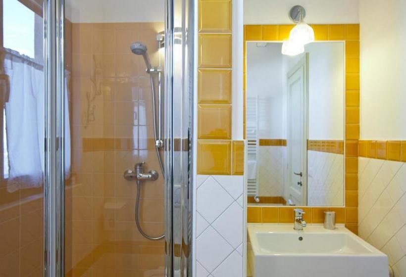 فندق L'orso E L'ape B&b