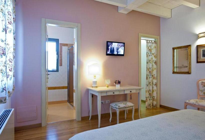 فندق L'orso E L'ape B&b