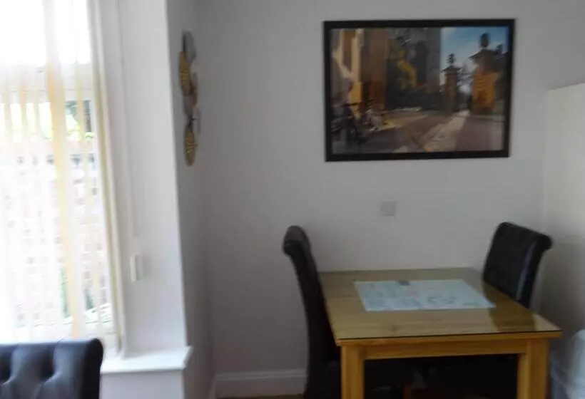 Majatalo Autumn House