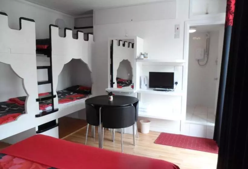 پانسیون Galway Guest House