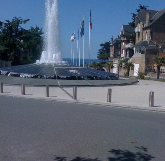 پانسیون Gites De La Cote D'emeraude