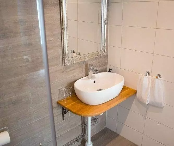 Majatalo L Vaxblekaregården