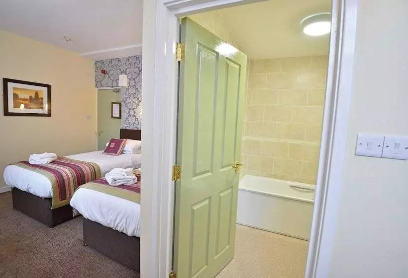 ペンション The Royal Victoria And Bull