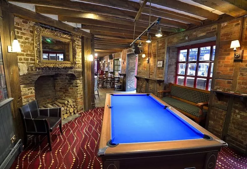 ペンション The Royal Victoria And Bull