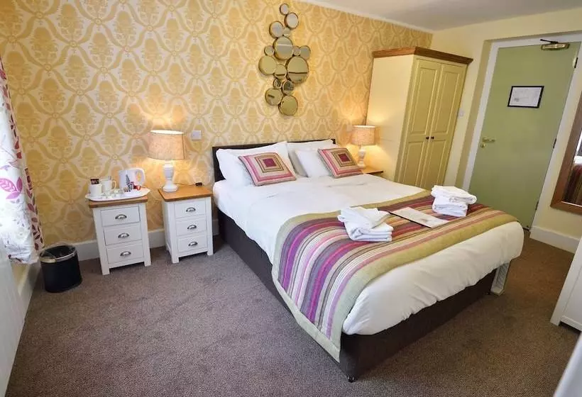 ペンション The Royal Victoria And Bull